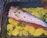 Foto del paso 3 de la receta: Merluza rellena de langostinos y ahumados