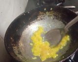 A picture of step 1 of Apple Halwa.