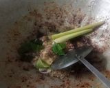 Foto langkah ke 2 dari resep Ikan Asin Masak Santan kuning.