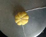 A picture of step 9 of कद्दू से बने चीज़ी बन.