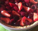 Foto del paso 7 de la receta: Encerezado afrutillado küchen con crema casera