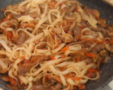 Foto del paso 5 de la receta: Tagliatellis de arroz con ternera y bacon