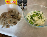 Foto del paso 1 de la receta: Camarones fritos con jalapeño