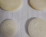 Foto del paso 1 de la receta: Salmón con cebolla al vapor (microondas)