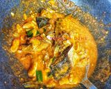 Foto langkah ke 6 dari resep Gulai kepayang (keluwek) & ikan tapau (asap).