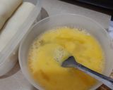 Foto langkah ke 5 dari resep Risol Balut Telur Isi Bakso.