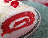Foto langkah ke 8 dari resep Red Velvet Roll Cake with Cherry.