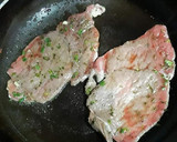 Foto del paso 12 de la receta: Filetes de ternera aliñados con cebolletas tiernas aliñadas