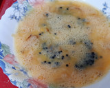 Foto del paso 3 de la receta: Revuelto de cebolla y huevas de pescado