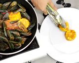 Foto langkah ke 12 dari resep Kerang Hijau Saos Padang Mix Jagung.