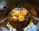 A picture of step 4 of Besan ki Kadhi.