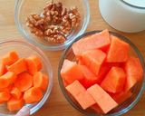 A picture of step 1 of Papaya Carrot Smoothie.