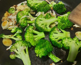 Foto del paso 2 de la receta: Pad Thai sin gluten con verduras y salsa de soja con cacahuete🥜