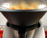 Foto del paso 4 de la receta: Pollo a la cerveza con patatas al vapor en Thermomix tm5