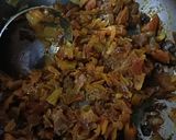 A picture of step 3 of Onion_Tomato chatuny.