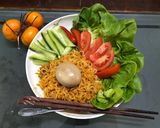 Hình bước làm 3 của món Mì gà lót ổ