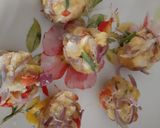A picture of step 2 of Tricolour capsicum bhajiya from leftover vada batter.