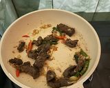 Foto langkah ke 2 dari resep Tumis daging sapi.