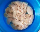 Hình bước làm 1 của món Khô gà lá chanh
