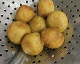 Foto langkah ke 6 dari resep Bola-bola Ubi Keju.