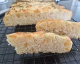 Hình bước làm 4 của món Focaccia (Bánh mì truyền thống Ý)