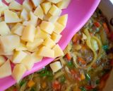 A picture of step 8 of Veggies potato sauce.