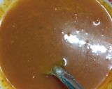 Gambar langkah 2 resipi Maggi Kari Goreng Udang / Sosej.