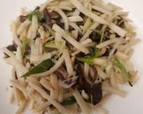 Foto langkah ke 2 dari resep Tumis rebung jamur kuping.