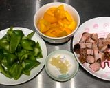 五花肉炒青椒的食譜步驟3照片