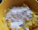 Foto del paso 2 de la receta: Arepitas de papa y atún