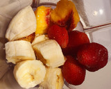 Foto del paso 1 de la receta: Licuado de frutillas, durazno y banana