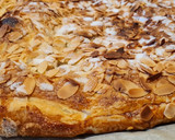 Foto del paso 6 de la receta: Torta de hojaldre con crema pastelera de chocolate y almendras