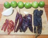 Foto del paso 1 de la receta: Salsa de cuatro chiles