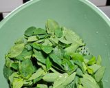 Foto langkah ke 1 dari resep Sayur Bening Daun Katuk.