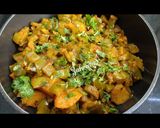 A picture of step 3 of Capsicum and Potato sabzi.