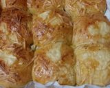 Foto langkah ke 7 dari resep Cheesy Garlic Bread.