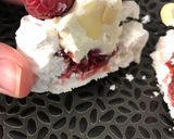 Une image de l'étape 6 de Pavlova compotée figues framboises.
