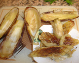 Foto del paso 2 de la receta: Berenjenas rellenas de longaniza y gratinadas