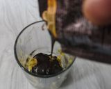 Foto langkah ke 2 dari resep Es Alpukat Kocok Coklat.