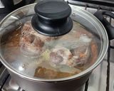 Foto del paso 3 de la receta: Carne de osobuco a la olla con salsa de tomate