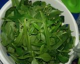 Foto langkah ke 1 dari resep Cumi Kuah Daun Ginseng Jawa.