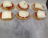 Foto del paso 4 de la receta Montaditos de sobrasada con miel y queso de cabra