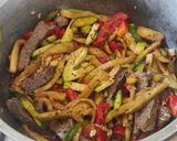 Foto del paso 3 de la receta: Verduras y carne la essen