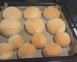 Korpás pihepuha zsemle recept fázis 5 fotója