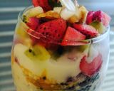 A picture of step 5 of Mixed fruit oats parafit.