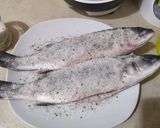 Foto del passaggio 2 della ricetta Spigola al Sale cotta al microonde