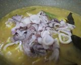 Foto langkah ke 2 dari resep Cumi kuah santan kuning.