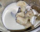 चॉकलेट बनाना मिल्क शेक (Chocolate banana milk shake recipe in hindi) रेसिपी चरण 3 फोटो