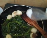 Foto langkah ke 4 dari resep Tumis Kangkung Telur Puyuh.
