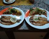 Foto del paso 5 de la receta: Trucha a la plancha coronada con "risotto" de arróz integral, quinoa, brócoli y champignones